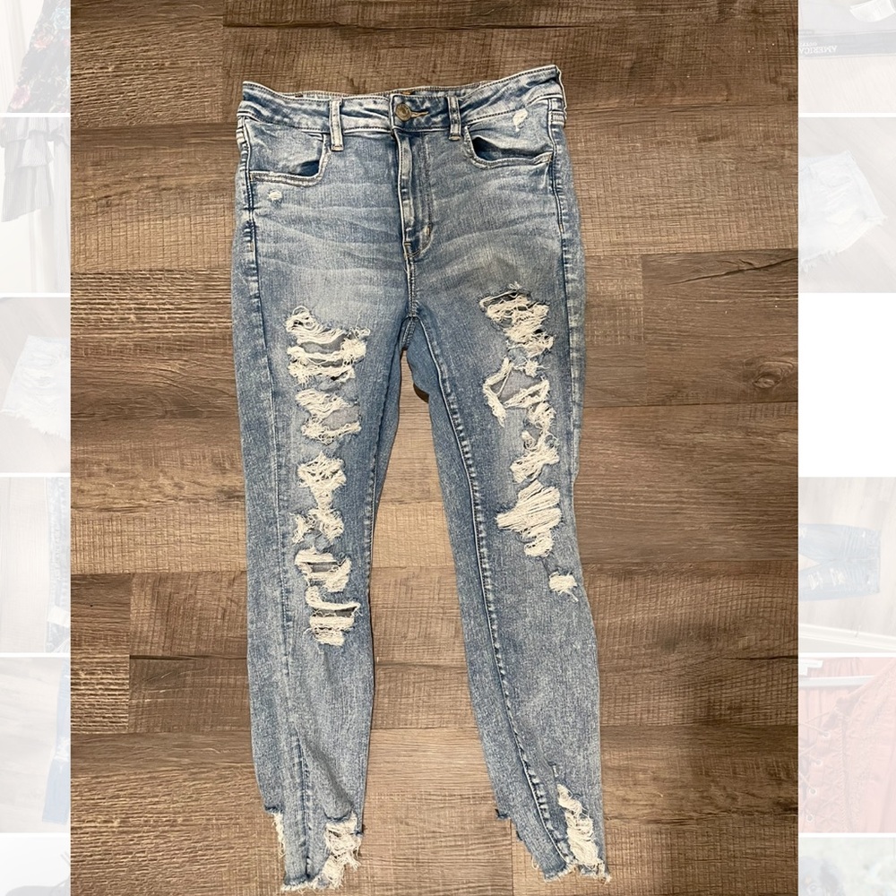 American Eagle Distressed Jeans